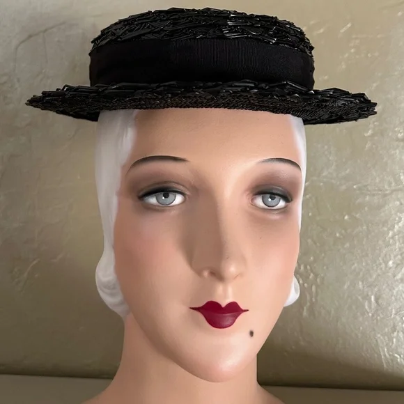 DELIGHTFUL 1940s display picture 1